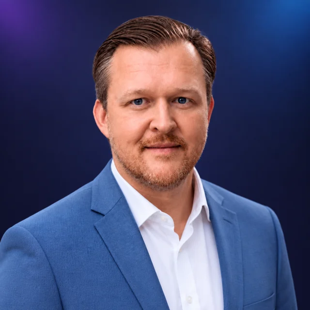 Portrait of Dan Dubowski